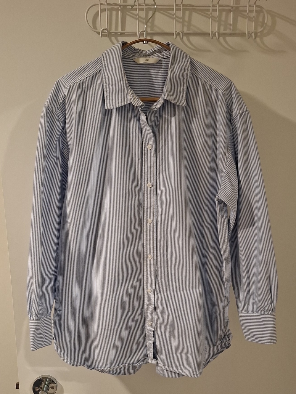 H&M Classic Blue & White Striped Oversized Button-up Shirt 100% Cotton (Size M)
